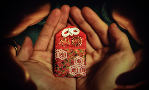 Khi tâm mình sở hữu những điều bất thiện thì dễ dàng bị người khác bỏ bùa (minh họa Internet)